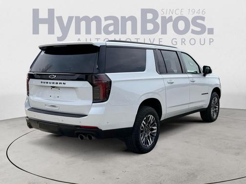 Iridescent Pearl Tricoat 2025 Chevrolet Suburban 4WD Z71
