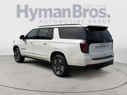 Iridescent Pearl Tricoat 2025 Chevrolet Suburban 4WD Z71