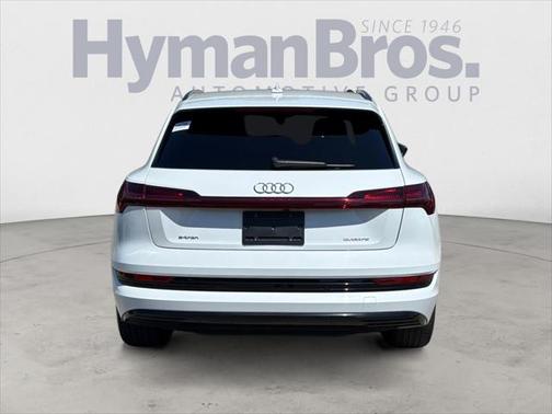 2021 Audi e-tron Premium Plus