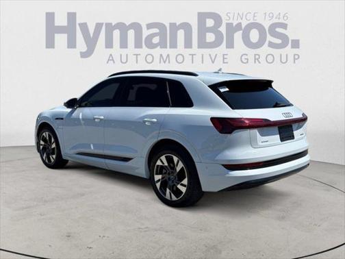 2021 Audi e-tron Premium Plus