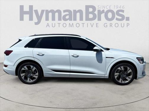 2021 Audi e-tron Premium Plus