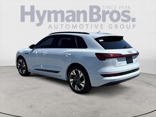 2021 Audi e-tron Premium Plus