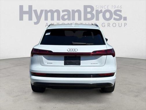 2021 Audi e-tron Premium Plus
