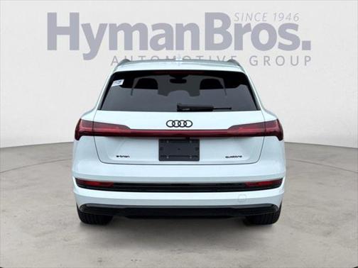 2021 Audi e-tron Premium Plus