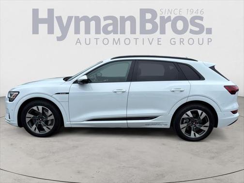 2021 Audi e-tron Premium Plus