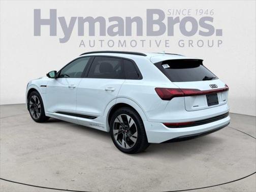2021 Audi e-tron Premium Plus