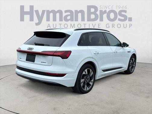 2021 Audi e-tron Premium Plus