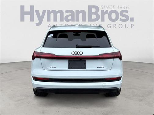 2021 Audi e-tron Premium Plus