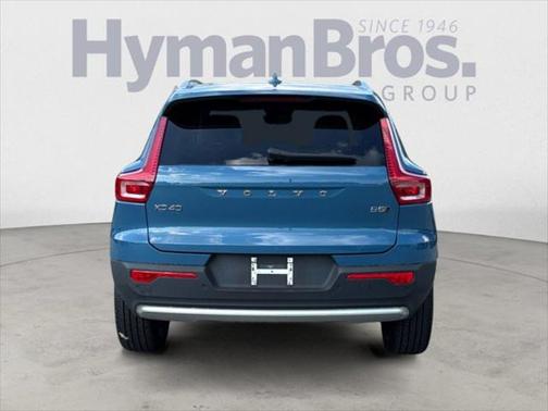 2023 Volvo XC40 B5 Plus Bright Theme