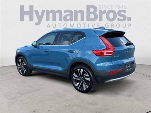2023 Volvo XC40 B5 Plus Bright Theme