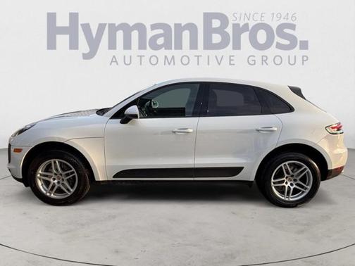 White 2021 Porsche Macan Macan