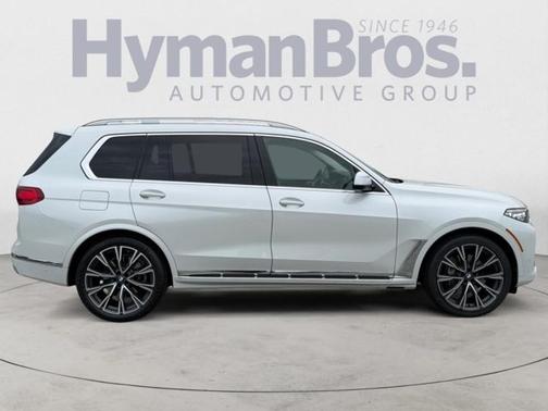 Mineral White Metallic 2022 BMW X7 xDrive40i