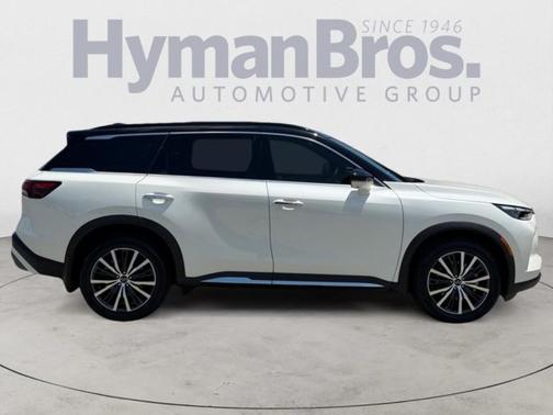Majestic White/Black Obsidian 2023 INFINITI QX60 AUTOGRAPH