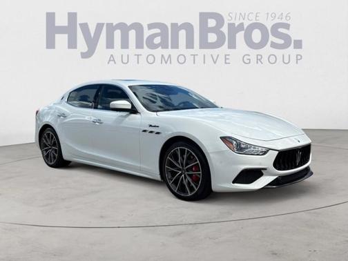2022 Maserati Ghibli Modena Q4