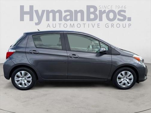 2013 Toyota Yaris LE