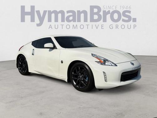 Pearl White 2017 Nissan 370Z Touring