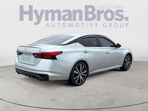 2020 Nissan Altima SR FWD