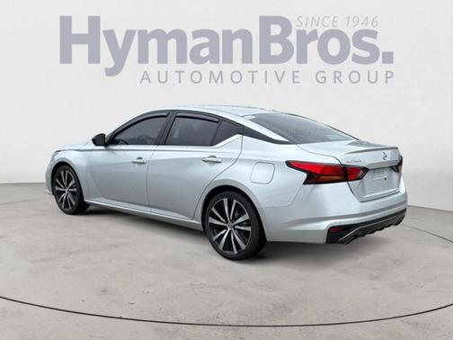 2020 Nissan Altima SR FWD