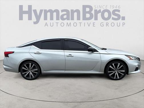 2020 Nissan Altima SR FWD