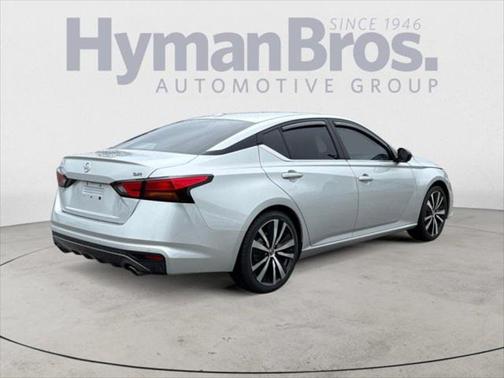 2020 Nissan Altima SR FWD