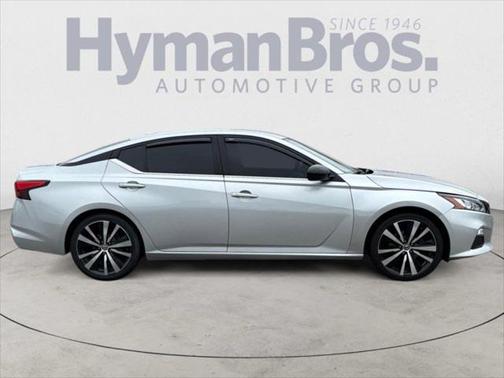 2020 Nissan Altima SR FWD