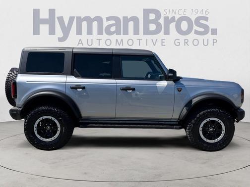 Iconic Silver Metallic 2023 Ford Bronco Badlands