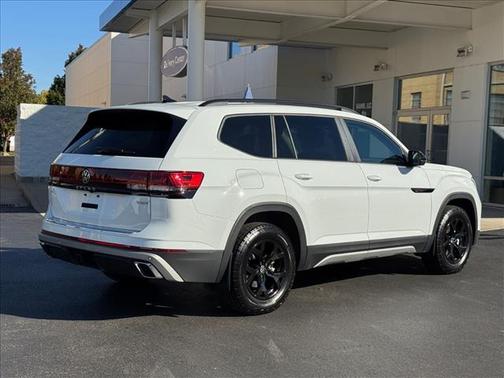 2024 Volkswagen Atlas 2.0T Peak Edition SE w/Technology