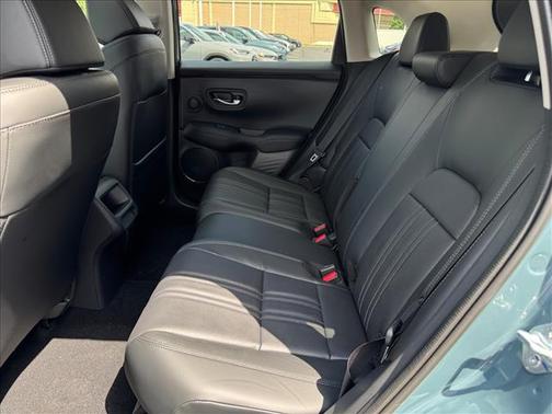 Pearl 2027 Honda HR-V EX-L