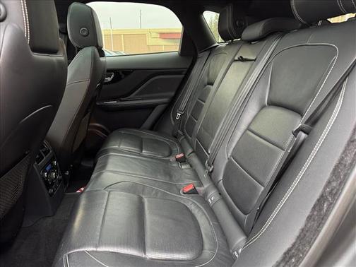 2017 Jaguar F-PACE 35t R-Sport