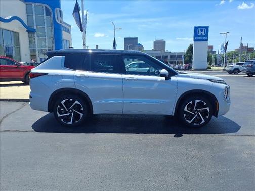 2023 Mitsubishi Outlander SEL