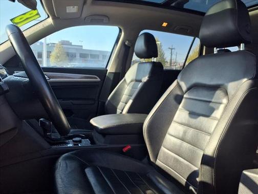 2018 Volkswagen Atlas 3.6L SEL Premium