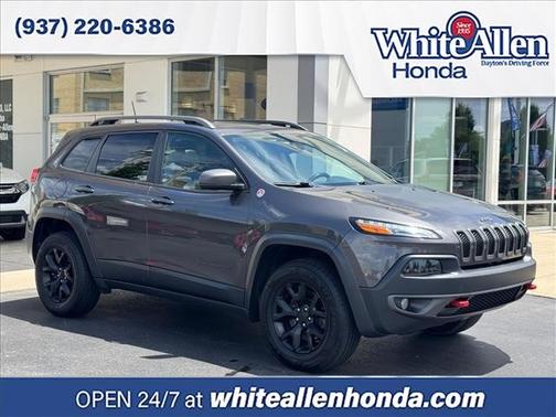 Granite Crystal Clearcoat Metallic 2017 Jeep Cherokee Trailhawk