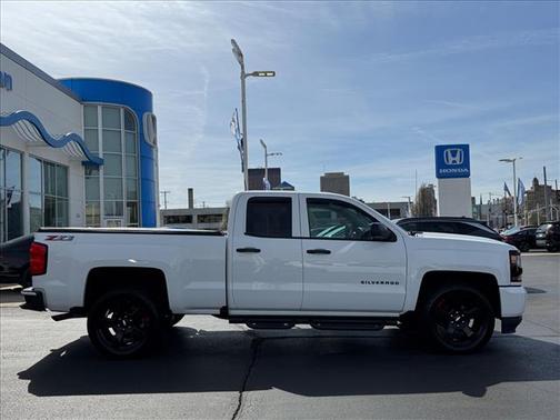 Summit White 2019 Chevrolet Silverado 1500 LD LT