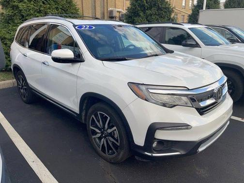 2022 Honda Pilot Touring 8-Passenger