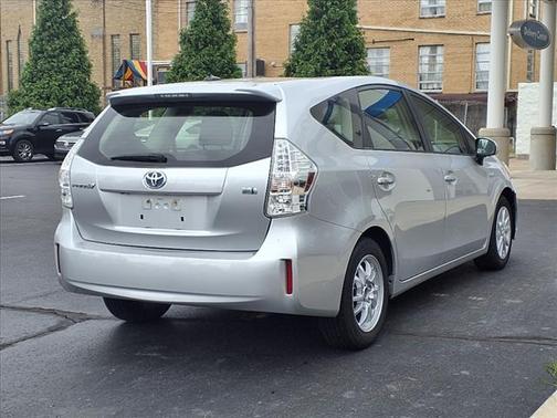 2013 Toyota Prius v Two