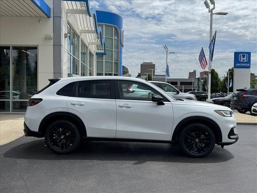 White Pearl 2026 Honda HR-V Sport