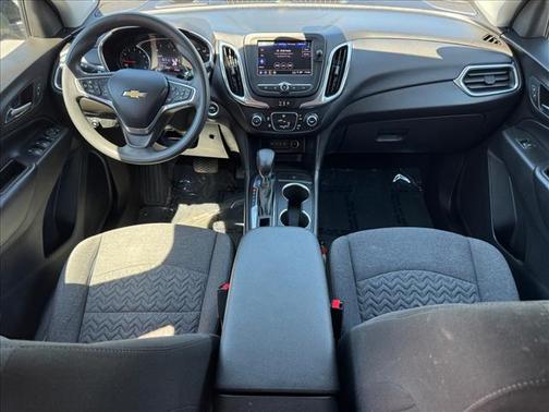 Mosaic Black Metallic 2022 Chevrolet Equinox 2LT
