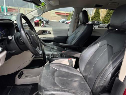 2019 Chrysler Pacifica Touring-L