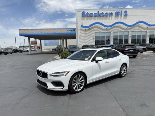 2020 Volvo S60 T6 Momentum