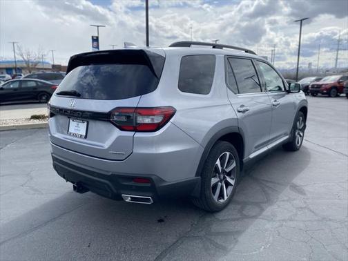 2023 Honda Pilot Touring 8-Passenger