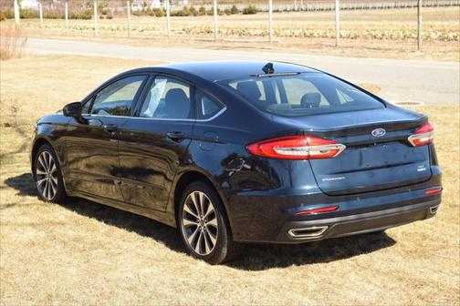 2020 Ford Fusion SE
