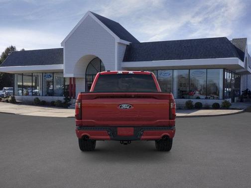 Ruby Red Metallic Tinted Clearcoat 2026 Ford F-150 XLT