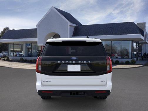 Star White Metallic Tri-Coat 2026 Ford Expedition Max Active 4x4