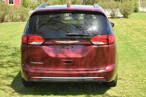 2018 Chrysler Pacifica Touring-L