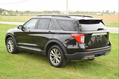 Agate Black Metallic 2023 Ford Explorer XLT