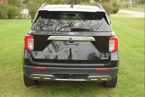 Agate Black Metallic 2023 Ford Explorer XLT