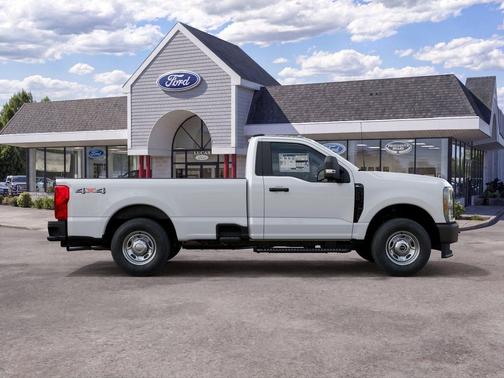 Oxford White 2027 Ford F-250 XL