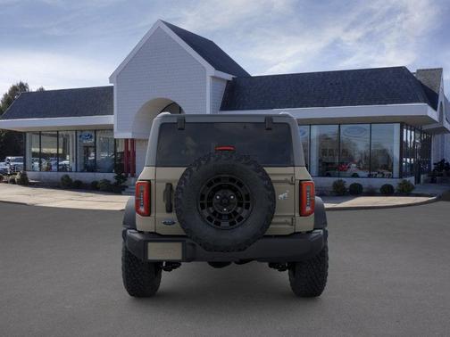 Desert Sand 2026 Ford Bronco Outer Banks
