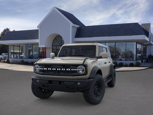 Desert Sand 2026 Ford Bronco Outer Banks