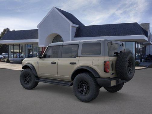 Desert Sand 2026 Ford Bronco Outer Banks